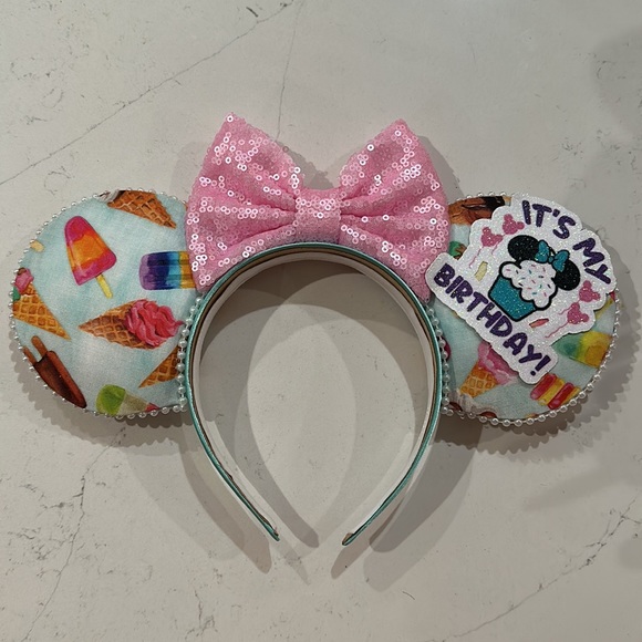 Brand new Disney Minnie Mouse ears - Picture 1 of 4